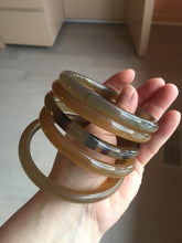 Load image into Gallery viewer, 60-64.5mm 100% Natural black brown beige slim Buffalo Horn bangle group CB56