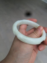 Load image into Gallery viewer, 57.5mm 100% Natural white carved feathers Xiu Jade (Serpentine) bangle SY53
