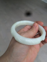 Load image into Gallery viewer, 57.5mm 100% Natural white carved feathers Xiu Jade (Serpentine) bangle SY53