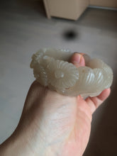 Load image into Gallery viewer, 55mm 100% natural light pale pink/gray/beige Quartzite (Shetaicui jade) carved flowers bangle SY51