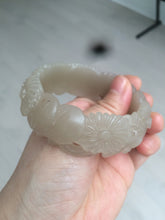 Load image into Gallery viewer, 55mm 100% natural light pale pink/gray/beige Quartzite (Shetaicui jade) carved flowers bangle SY51