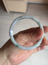 Load image into Gallery viewer, 58mm certified 100% natural type A light green/purple with green fly flowers round cut jadeite jade bangle BN55-3123