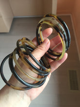 Load image into Gallery viewer, 60-62mm 100% Natural black brown beige slim Buffalo Horn bangle group CB54