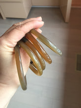 Load image into Gallery viewer, 60-64.5mm 100% Natural black brown beige slim Buffalo Horn bangle group CB56