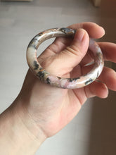 Load image into Gallery viewer, 52.8mm 100% natural fresh light pink/black round cut rose stone (Rhodonite)bangle XY104