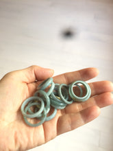 Load image into Gallery viewer, 100% natural type A light green/blue Guatemala jadeite jade band ring C123