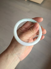 Load image into Gallery viewer, 55.4mm Certified 100% Natural type green/white with green floating flowers round cut Jadeite Jade bangle BK86-4660