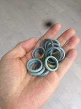 Load image into Gallery viewer, 100% natural type A light green/blue Guatemala jadeite jade band ring C123