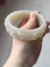 Load image into Gallery viewer, 61mm 100% natural light pink beige white Quartzite (Shetaicui jade) carved flowers bangle XY113