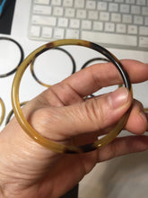 Load image into Gallery viewer, 60-62mm 100% Natural black brown beige slim Buffalo Horn bangle group CB54