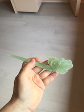 Load image into Gallery viewer, 16cm 100% Natural light green Xiu Jade Serpentine vantage carved lily hairpin AW23