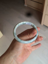 Load image into Gallery viewer, 51.5mm certified 100% natural Type A light green/white with green floating flowers oval jadeite jade bangle AM83-1631