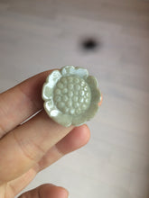 Load image into Gallery viewer, 23.3-28mm 100% natural light green/yellow/gray carved sunflower jadeite jade beads (supplies, add-on items) AY42