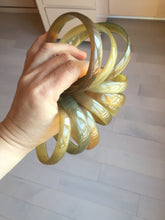 Load image into Gallery viewer, 66.7-71.1mm 100% Natural black brown beige thin Buffalo Horn bangle group AW10