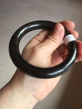 Load image into Gallery viewer, 62.5mm certified 100% Natural black(MO YU 墨玉) meteorite Stellar Night sky chubby round cut nephrite bangle HF120-8235