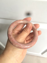 Load image into Gallery viewer, 54.3mm 100% natural plateau earth red/brown chubby round cut rose stone (Rhodonite) bangle XY81