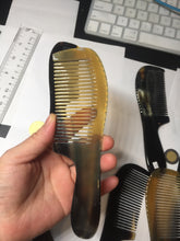 Load image into Gallery viewer, 15.5cm 100% Natural black yellow Buffalo Horn Comb with flaws group AW9