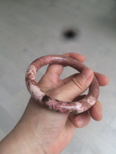 Load image into Gallery viewer, 58.9mm 100% natural Etruscan earth red round cut rose stone (Rhodonite)bangle XY76
