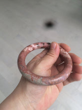 Load image into Gallery viewer, 58.9mm 100% natural Etruscan earth red round cut rose stone (Rhodonite)bangle XY76