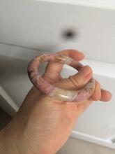 Load image into Gallery viewer, 52.3mm 100% natural pink/golden round cut rose stone (Rhodonite)bangle XY78