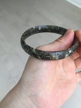 Load image into Gallery viewer, 59.5mm 100% natural black background with white/yellow/red flowers Plum blossom Jade(梅花玉) bangle SY98-7