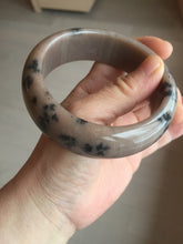 Load image into Gallery viewer, 60mm 100% natural chocolate milk color with flying leaf morning in the country chubby Quartzite (Shetaicui jade) bangle AW5