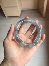 Load image into Gallery viewer, 60.8mm 100% natural black white (水墨) Quartzite (Shetaicui jade) 3D carved Cat bangle SY125