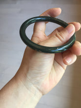 Load image into Gallery viewer, 60.8mm 100% Natural dark green/black meteorite Stellar Night sky slim round cut nephrite bangle HT118-0759