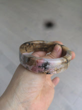 Load image into Gallery viewer, 54.9mm 100% natural pink/black time series(时光系列) rose stone (Rhodonite)square bangle XY83