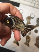 Load image into Gallery viewer, 52x23mm 100% Natural black brown yellow Buffalo Horn 3d carved fish Keychain, pendant, bag hanging group NJ3