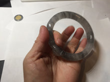 Load image into Gallery viewer, 60.8mm 100% natural black white (水墨) Quartzite (Shetaicui jade) 3D carved Cat bangle SY125