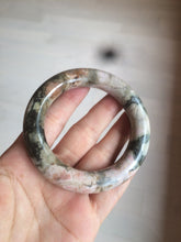 Load image into Gallery viewer, 53.4mm 100% natural pink/black time series(时光系列) round cut style rose stone (Rhodonite) bangle XY86