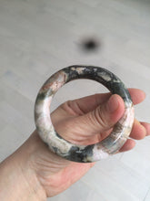 Load image into Gallery viewer, 53.4mm 100% natural pink/black time series(时光系列) round cut style rose stone (Rhodonite) bangle XY86