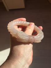 Load image into Gallery viewer, 60.5mm 100% natural light pink Quartzite (Shetaicui jade) carved Bow knot and twist style bangle XY110
