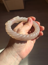 Load image into Gallery viewer, 60.5mm 100% natural light pink Quartzite (Shetaicui jade) carved Bow knot and twist style bangle XY110