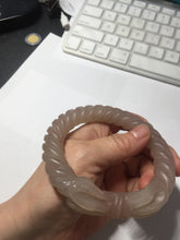 Load image into Gallery viewer, 60.5mm 100% natural light pink Quartzite (Shetaicui jade) carved Bow knot and twist style bangle XY110