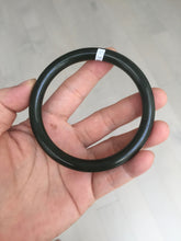 Load image into Gallery viewer, 62mm certified 100% Natural dark green/black round cut nephrite (碧玉) bangle HN21-9155