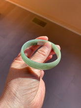Load image into Gallery viewer, 51.6mm certified Type A 100% Natural oily dark green  thin style Jadeite jade bangle AM72-2823