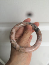 Load image into Gallery viewer, 54.9mm 100% natural red/pink/black chubby round cut rose stone (Rhodonite) bangle XY84