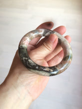 Load image into Gallery viewer, 53.4mm 100% natural pink/black time series(时光系列) round cut style rose stone (Rhodonite) bangle XY86