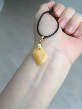 Load image into Gallery viewer, 100% natural type A jadeite jade icy watery yellow green black Willow leaf pendant group AX152