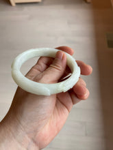 Load image into Gallery viewer, 57.5mm 100% Natural white carved feathers Xiu Jade (Serpentine) bangle SY53