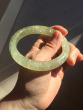 Load image into Gallery viewer, 58.8mm 100% natural fresh icy green mica bangle SY75
