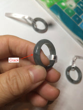 Load image into Gallery viewer, 100% natural type A green/black (青花乌鸡芝麻糊) jadeite jade band ring AE57