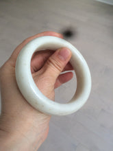 Load image into Gallery viewer, 59.4mm 100% Natural white/beige with black/brown flying dandelions Osmanthus fragrant cake chubby nephrite Jade bangle HT55