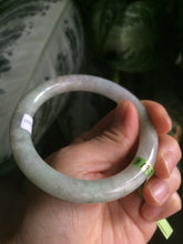 Load image into Gallery viewer, 55mm 100% natural certified light green/purple round cut jadeite jade bangle U18-1151