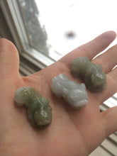 Load image into Gallery viewer, 100% natural type A jadeite jade green/white 3D PiXiu(貔貅) pendant/bracelet AE26