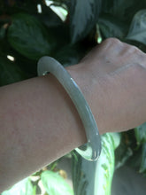 Load image into Gallery viewer, 52mm Certified Type A 100% Natural super watery green flat style Jadeite bangle L110-0036
