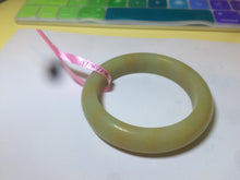 Load image into Gallery viewer, 53.4mm 100% Natural yellow Xiu Jade (Serpentine) bangle Xiu jade L72