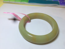 Load image into Gallery viewer, 53.4mm 100% Natural yellow Xiu Jade (Serpentine) bangle Xiu jade L72